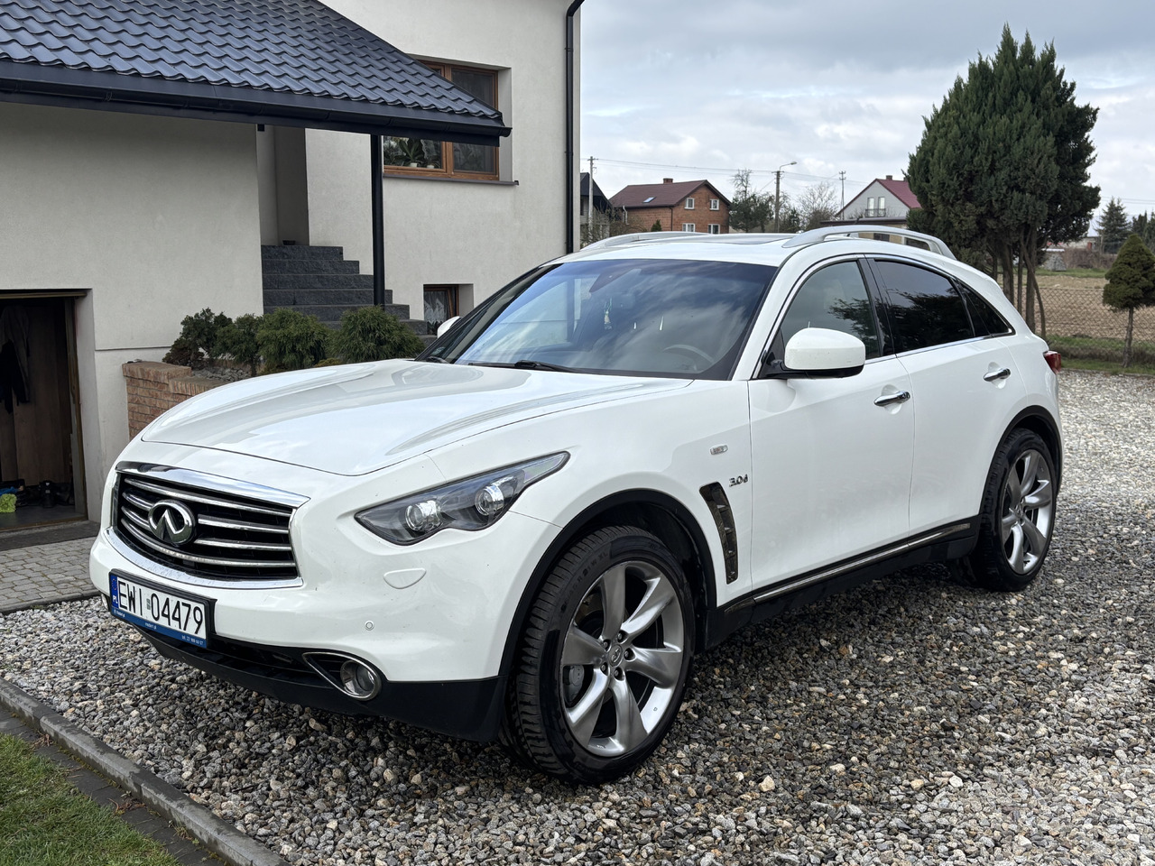 Infiniti QX70 FX30 Diesel V6 Euro6 - Позашляховик: фото 1 Infiniti QX70 FX30 Diesel V6 Euro6 - Позашляховик: фото 1