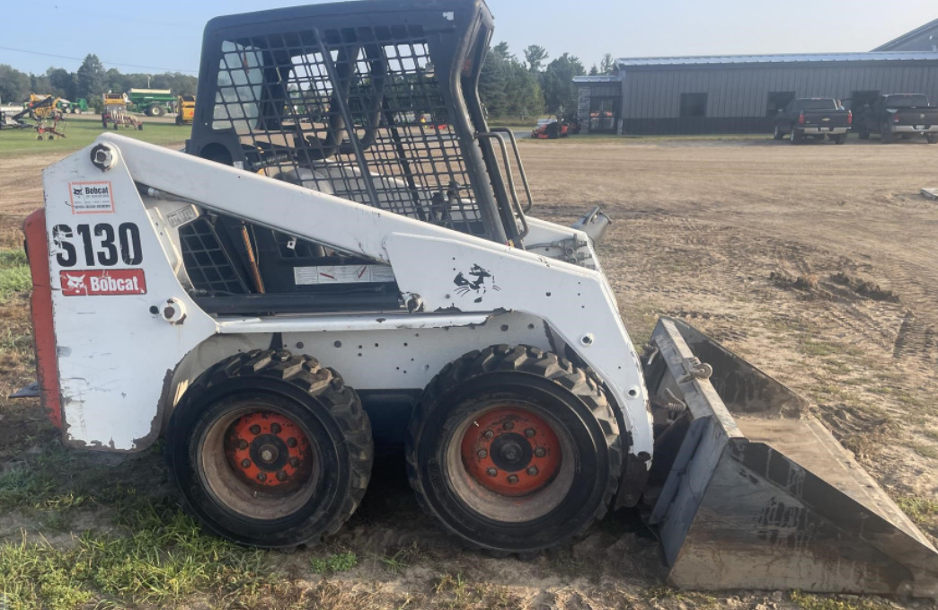BOBCAT S130 - Міні-навантажувач: фото 1 BOBCAT S130 - Міні-навантажувач: фото 1