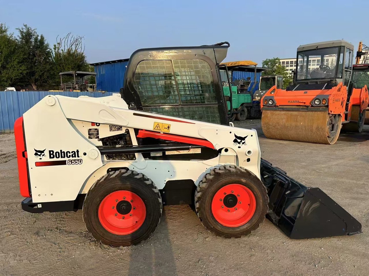 BOBCAT S550 - Міні-навантажувач: фото 4 BOBCAT S550 - Міні-навантажувач: фото 4