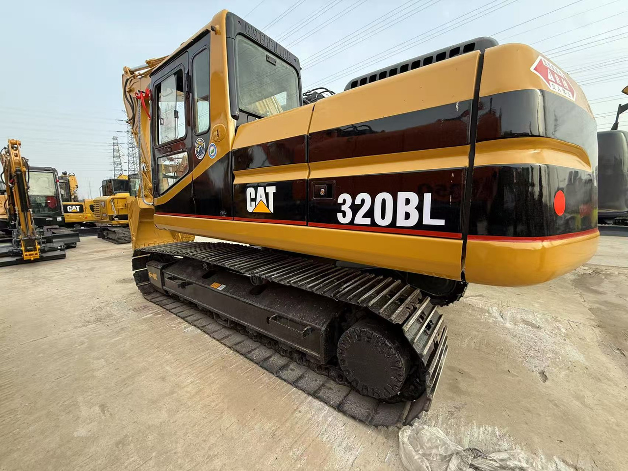 CATERPILLAR 320BL - Гусеничний екскаватор: фото 1 CATERPILLAR 320BL - Гусеничний екскаватор: фото 1