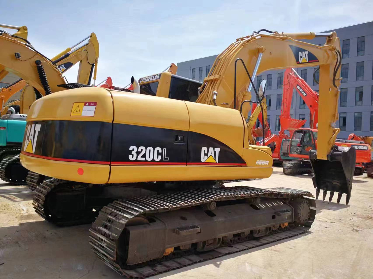 CATERPILLAR 320CL - Гусеничний екскаватор: фото 2 CATERPILLAR 320CL - Гусеничний екскаватор: фото 2