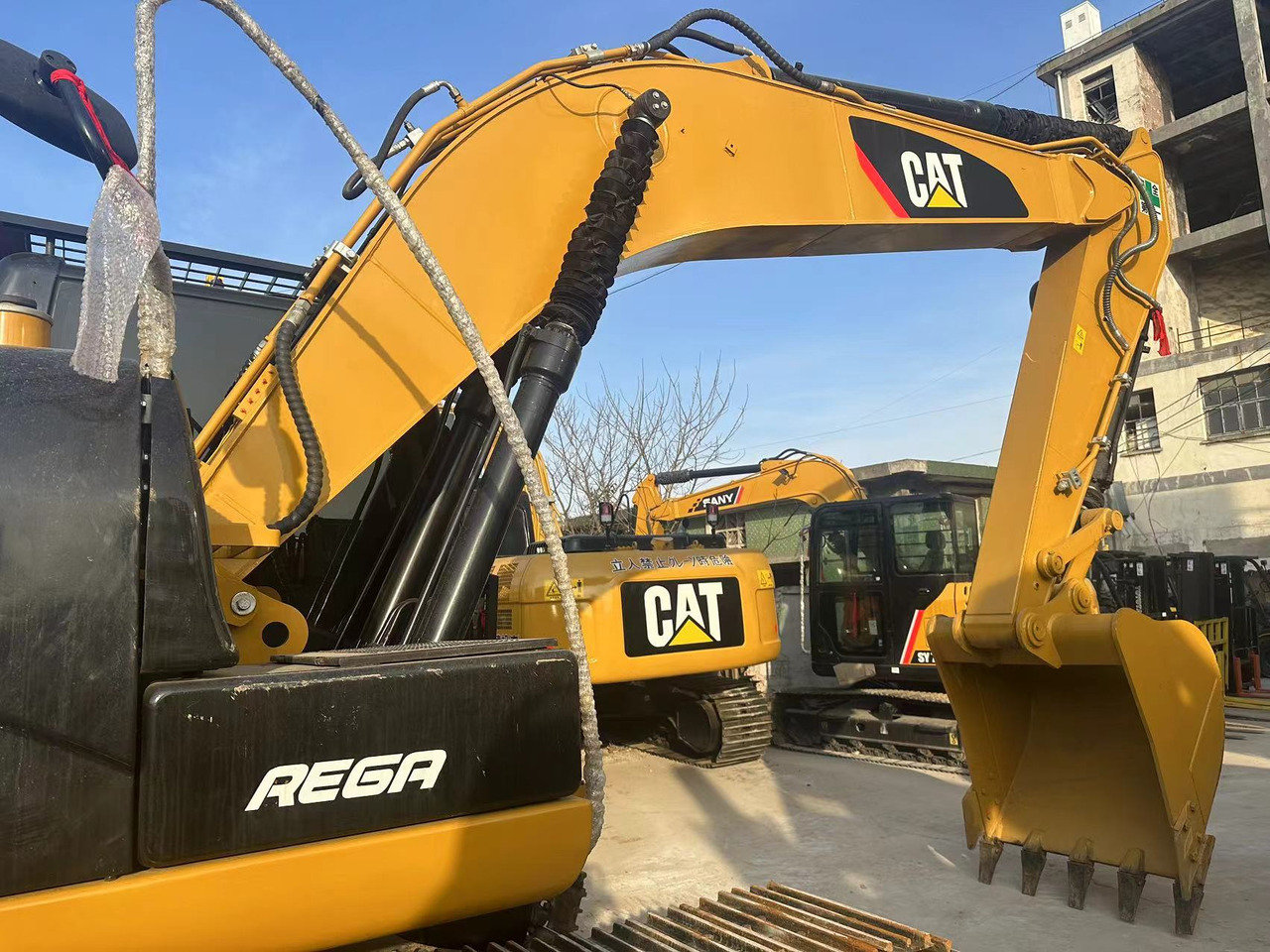 CATERPILLAR 320D - Гусеничний екскаватор: фото 2 CATERPILLAR 320D - Гусеничний екскаватор: фото 2