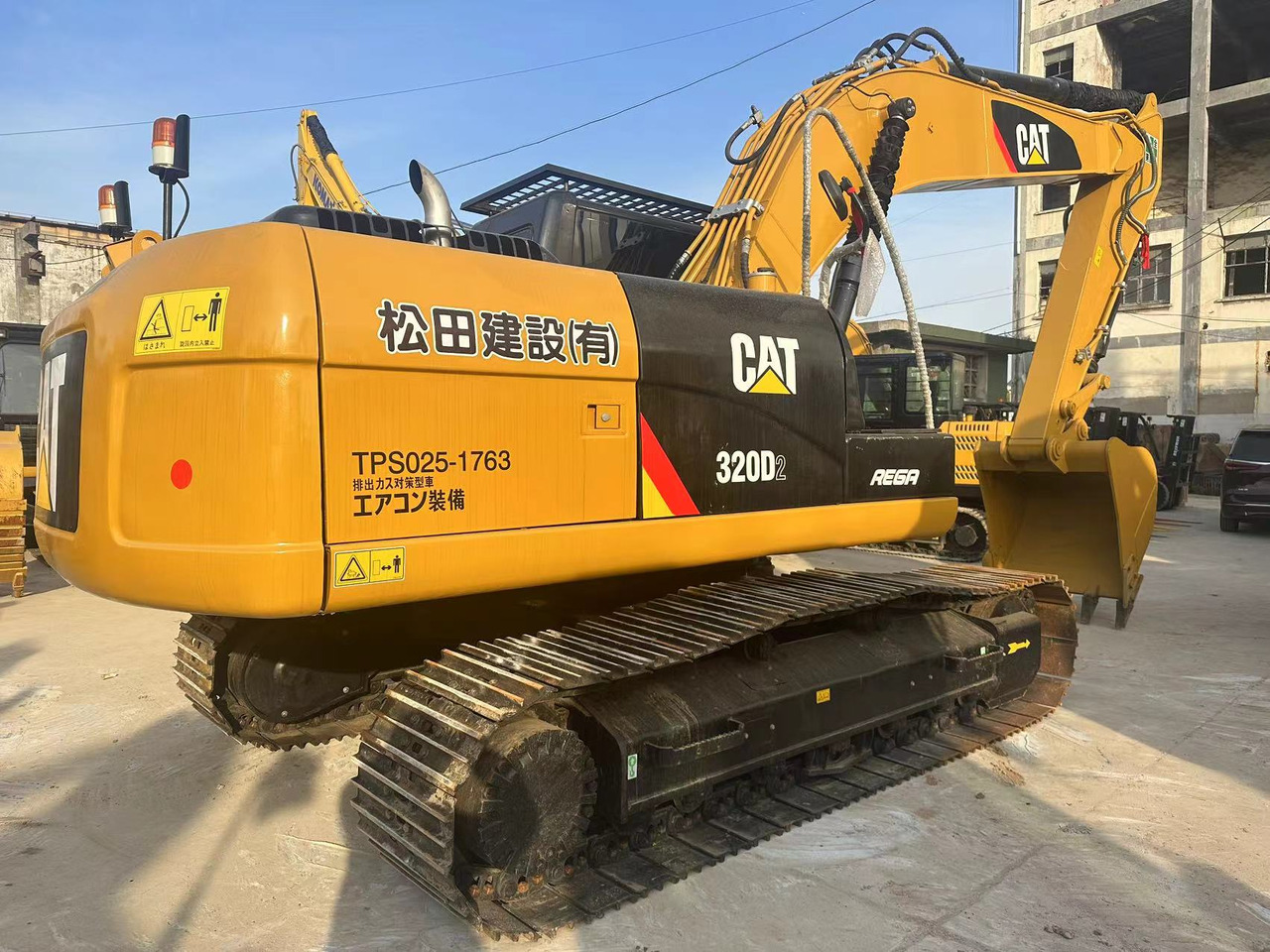 CATERPILLAR 320D - Гусеничний екскаватор: фото 1 CATERPILLAR 320D - Гусеничний екскаватор: фото 1