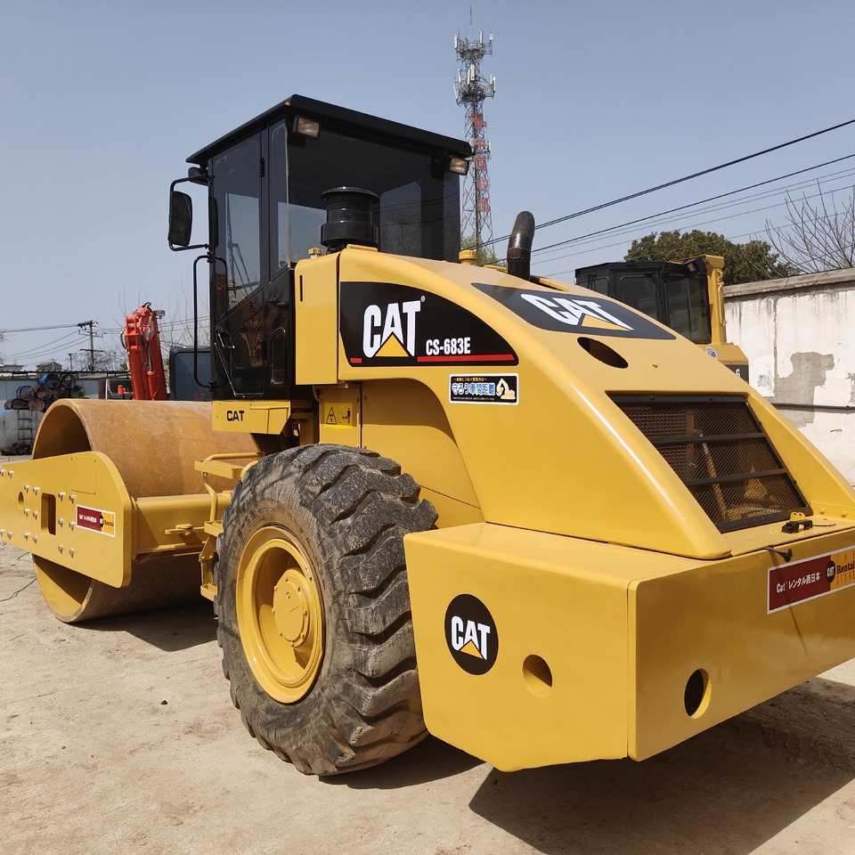 CATERPILLAR 683E - Дорожній каток: фото 1 CATERPILLAR 683E - Дорожній каток: фото 1