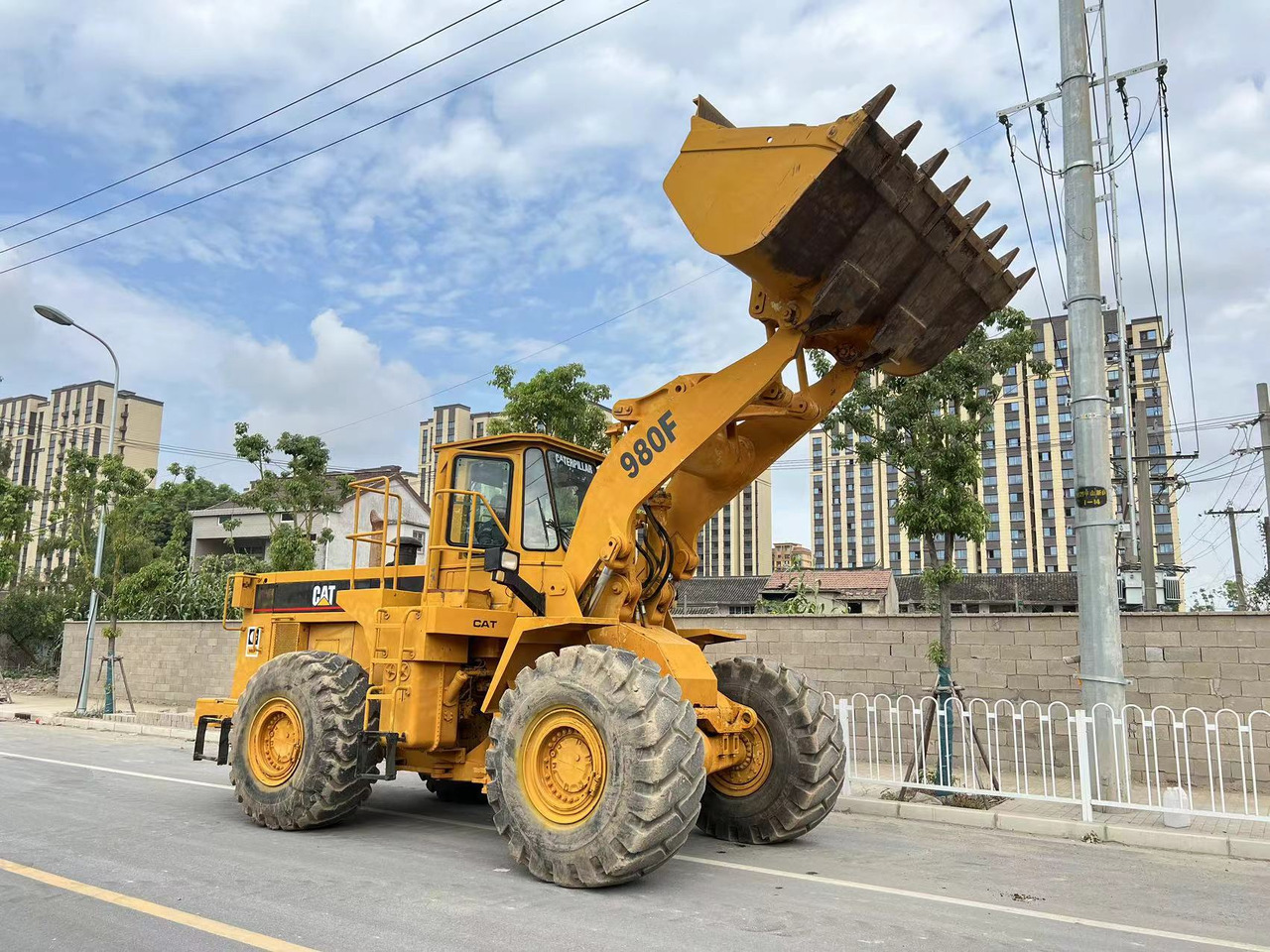 CATERPILLAR 980F - Гусеничний навантажувач: фото 5 CATERPILLAR 980F - Гусеничний навантажувач: фото 5