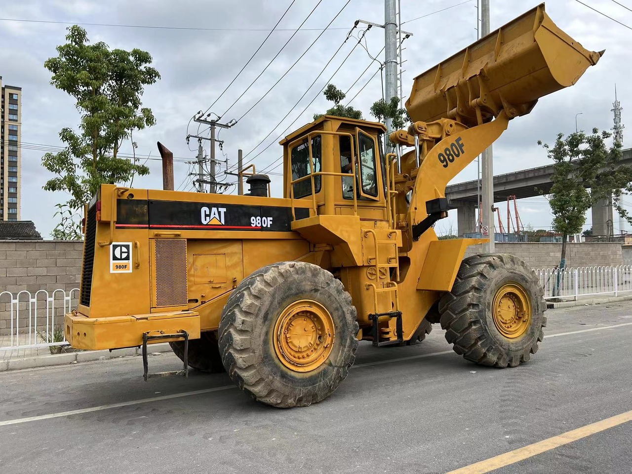 CATERPILLAR 980F - Гусеничний навантажувач: фото 3 CATERPILLAR 980F - Гусеничний навантажувач: фото 3