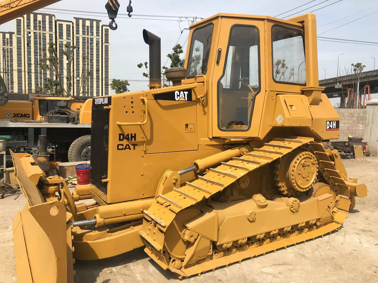 CATERPILLAR D4H - Бульдозер: фото 3 CATERPILLAR D4H - Бульдозер: фото 3