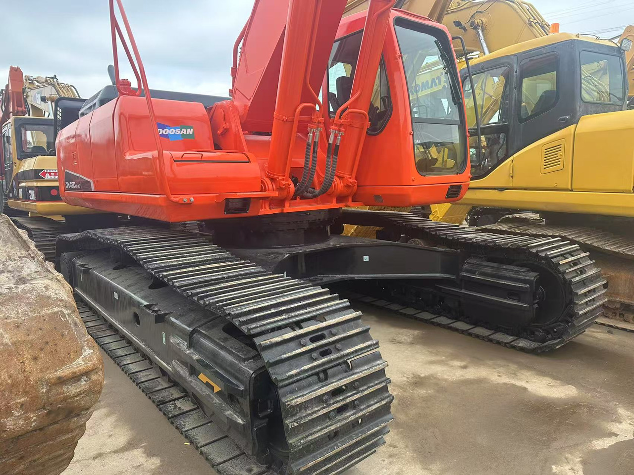 DOOSAN DX420LC-9C - Гусеничний екскаватор: фото 3 DOOSAN DX420LC-9C - Гусеничний екскаватор: фото 3