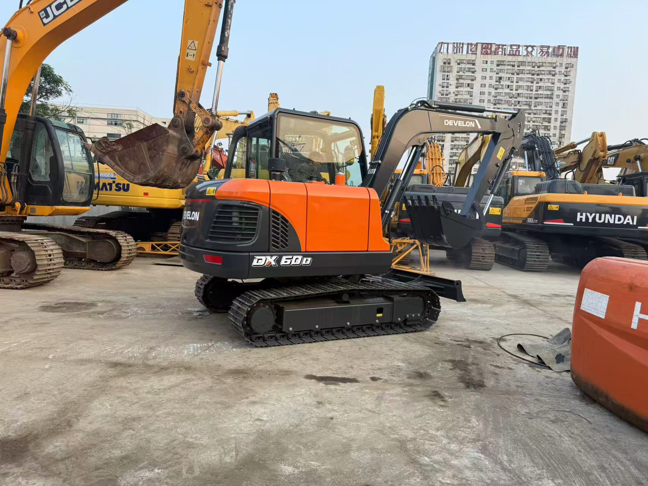 DOOSAN DX60D-10 - Міні-екскаватор: фото 2 DOOSAN DX60D-10 - Міні-екскаватор: фото 2