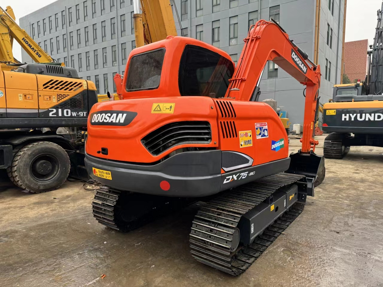 DOOSAN DX75-9C - Гусеничний екскаватор: фото 2 DOOSAN DX75-9C - Гусеничний екскаватор: фото 2