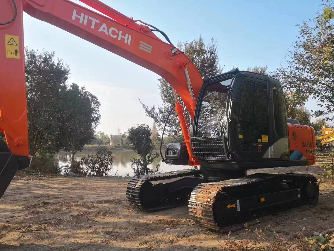 HITACHI ZX120 - Гусеничний екскаватор: фото 2 HITACHI ZX120 - Гусеничний екскаватор: фото 2