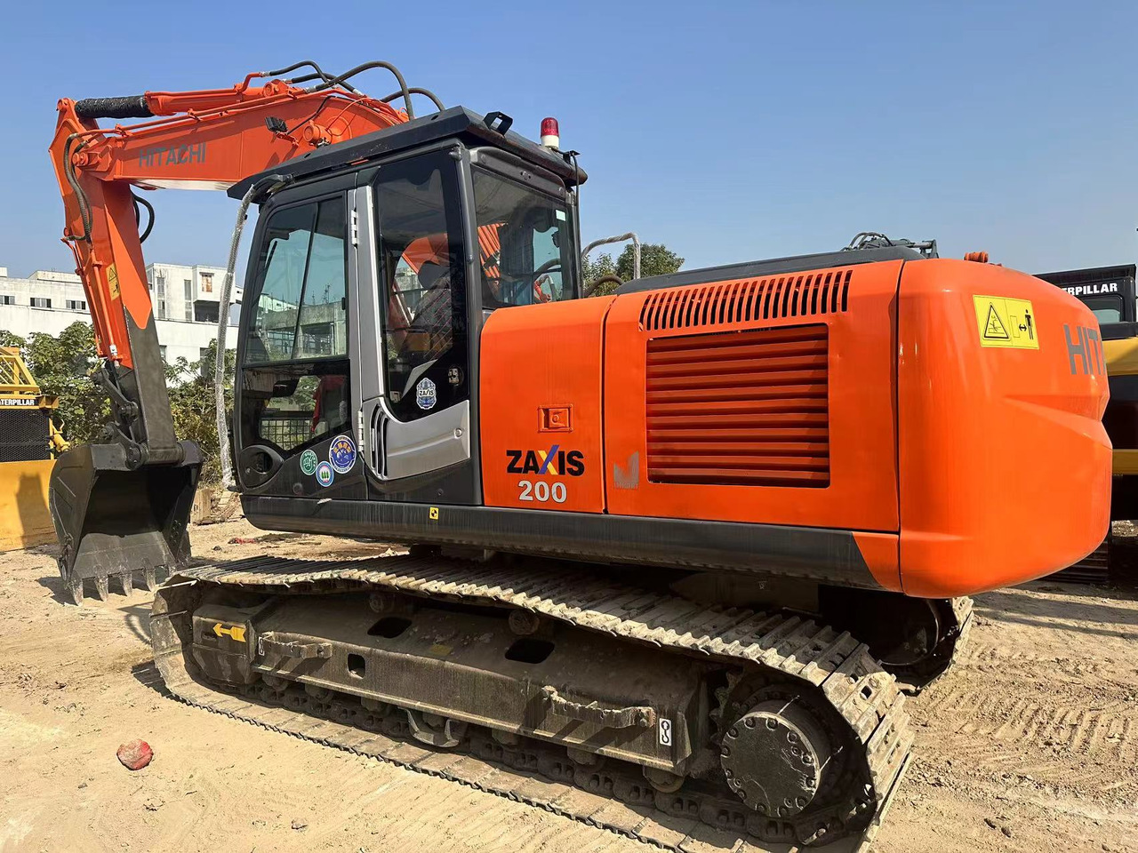 HITACHI ZX200-3 - Гусеничний екскаватор: фото 1 HITACHI ZX200-3 - Гусеничний екскаватор: фото 1