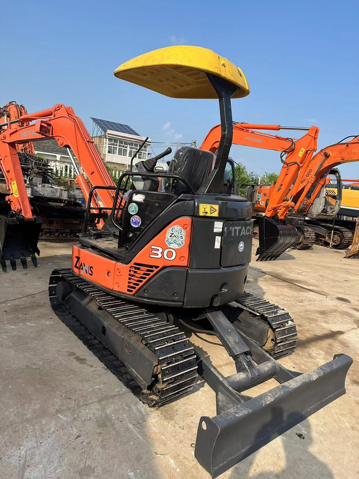 HITACHI ZX30 - Гусеничний екскаватор: фото 4 HITACHI ZX30 - Гусеничний екскаватор: фото 4