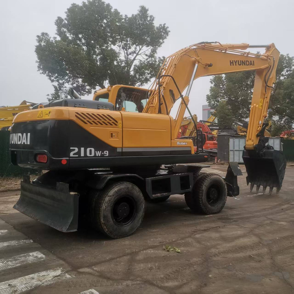HYUNDAI R210W-9 - Колісний екскаватор: фото 2 HYUNDAI R210W-9 - Колісний екскаватор: фото 2