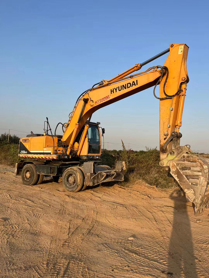 HYUNDAI R210W-9 - Колісний екскаватор: фото 4 HYUNDAI R210W-9 - Колісний екскаватор: фото 4