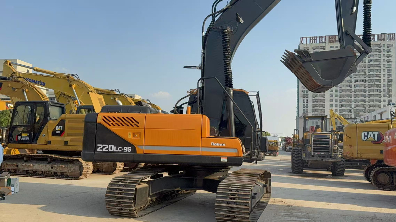 HYUNDAI R220LC-9S - Гусеничний екскаватор: фото 2 HYUNDAI R220LC-9S - Гусеничний екскаватор: фото 2