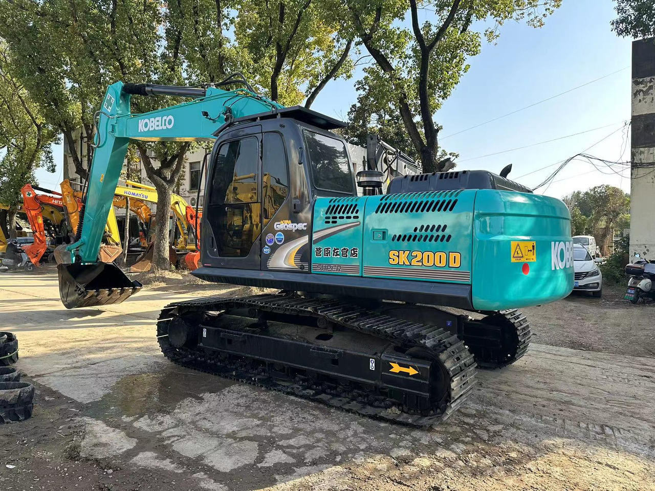 KOBELCO SK200-8 - Міні-екскаватор: фото 2 KOBELCO SK200-8 - Міні-екскаватор: фото 2