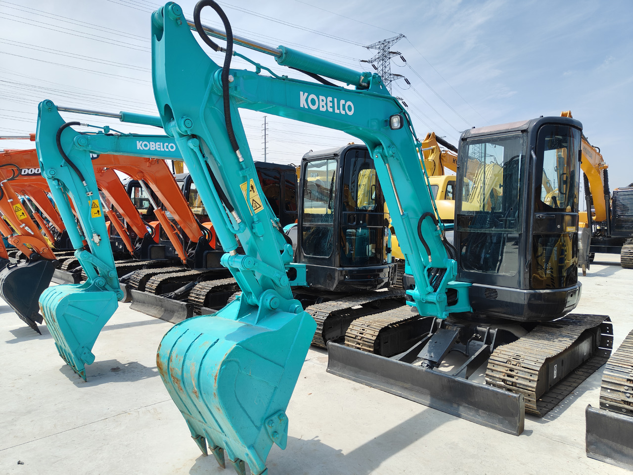 KOBELCO SK45 - Міні-екскаватор: фото 1 KOBELCO SK45 - Міні-екскаватор: фото 1