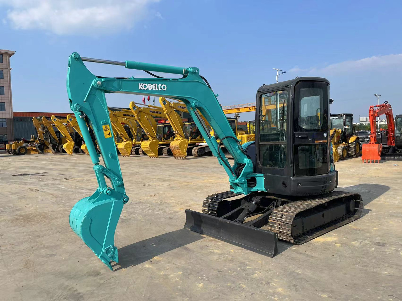 KOBELCO SK55SR - Міні-екскаватор: фото 3 KOBELCO SK55SR - Міні-екскаватор: фото 3