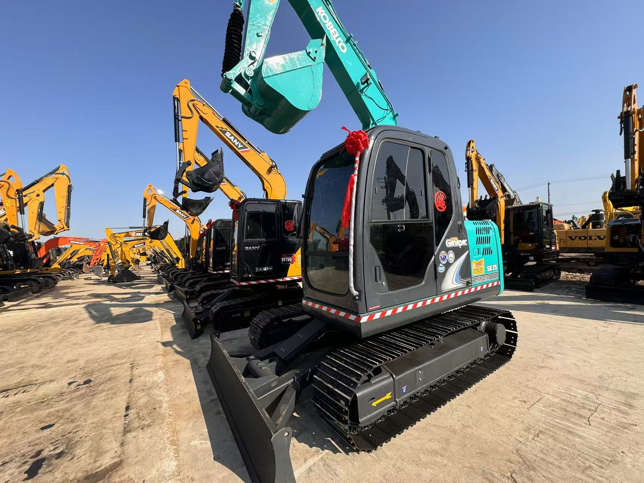 KOBELCO SK75 - Міні-екскаватор: фото 3 KOBELCO SK75 - Міні-екскаватор: фото 3
