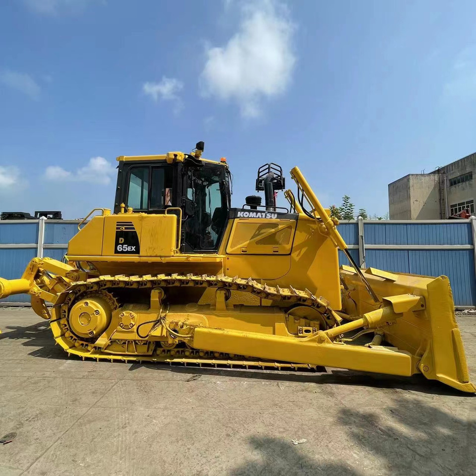 KOMATSU D65EX - Бульдозер: фото 1 KOMATSU D65EX - Бульдозер: фото 1