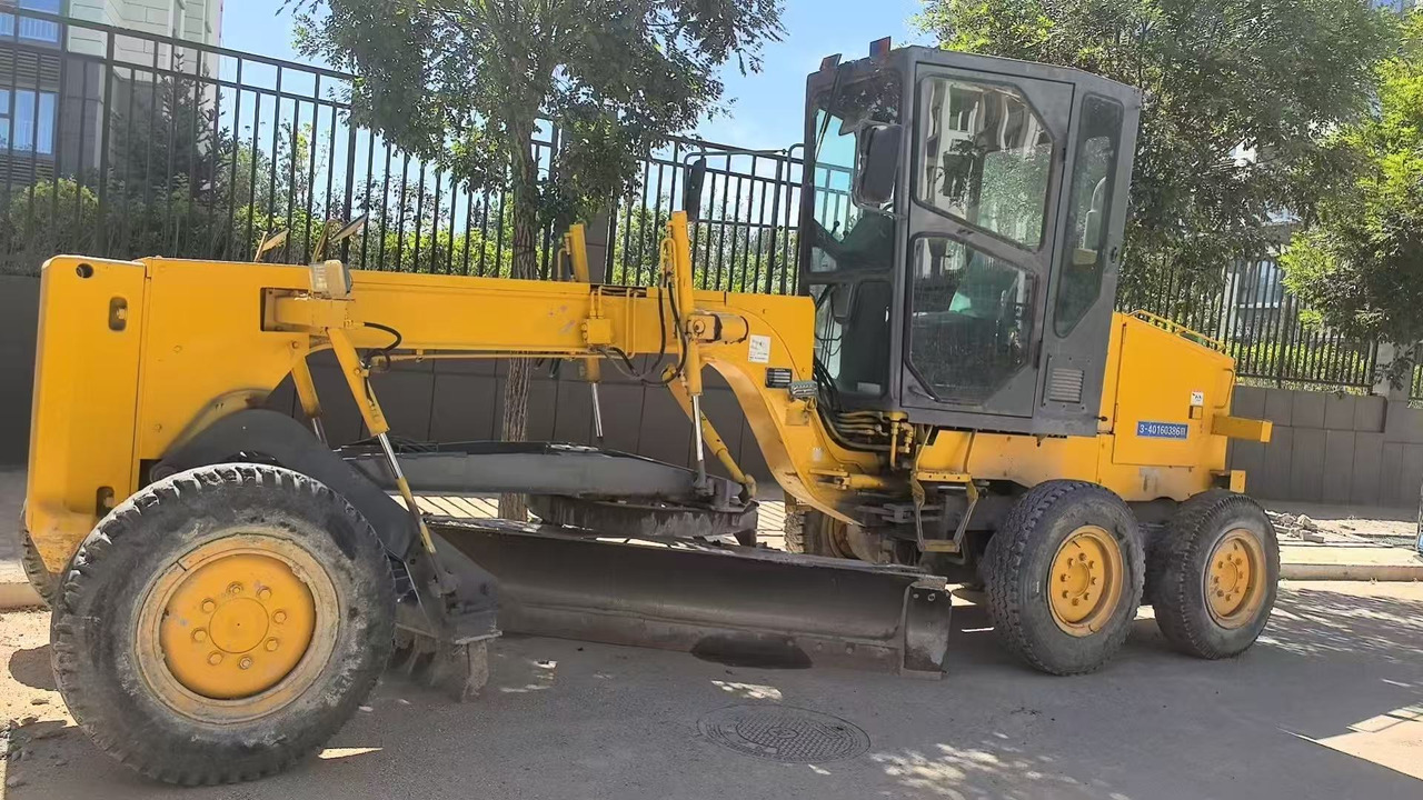 KOMATSU GD355 - Грейдер: фото 1 KOMATSU GD355 - Грейдер: фото 1