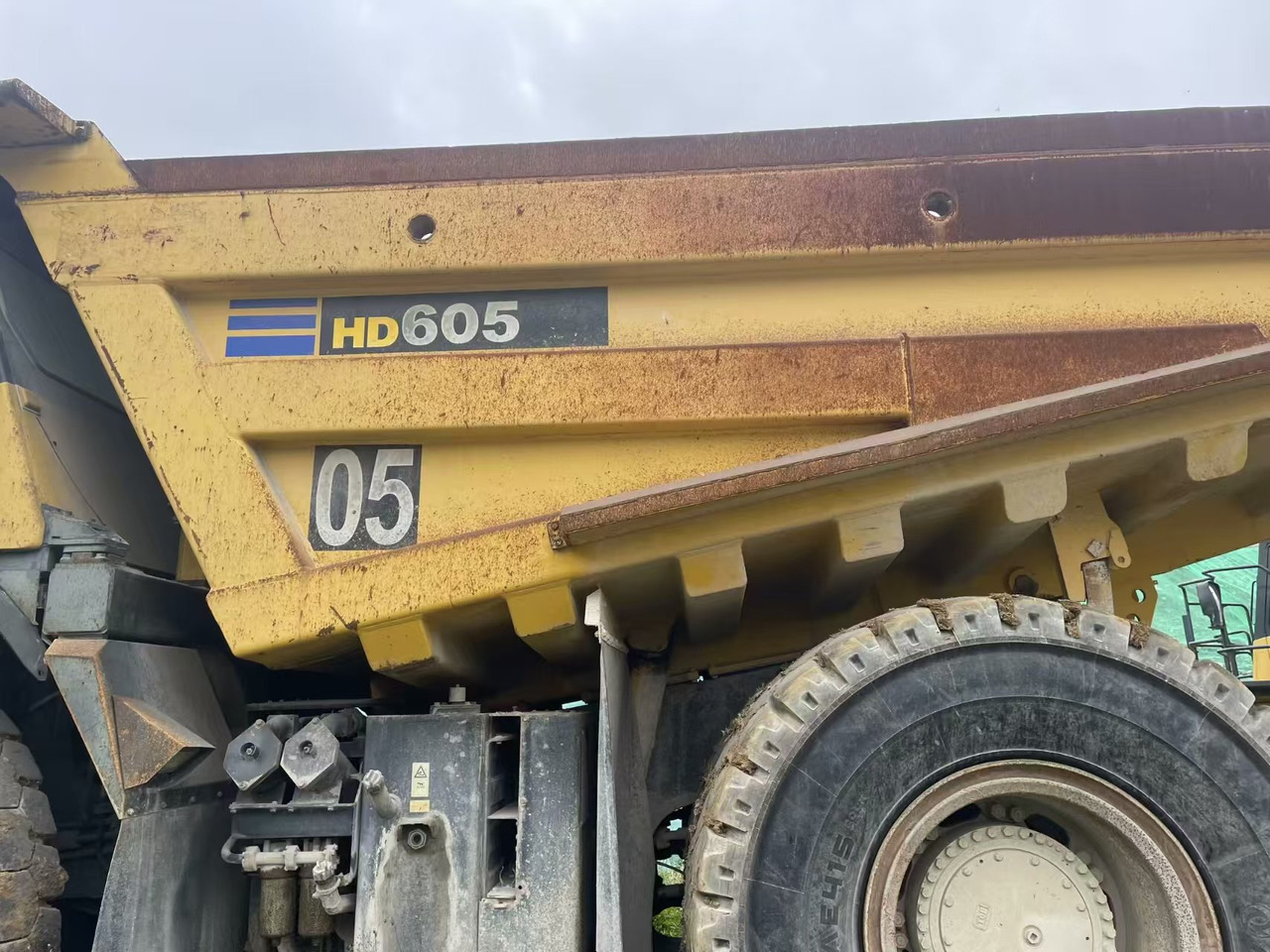 KOMATSU HD605 - Самоскид вантажівка: фото 2 KOMATSU HD605 - Самоскид вантажівка: фото 2