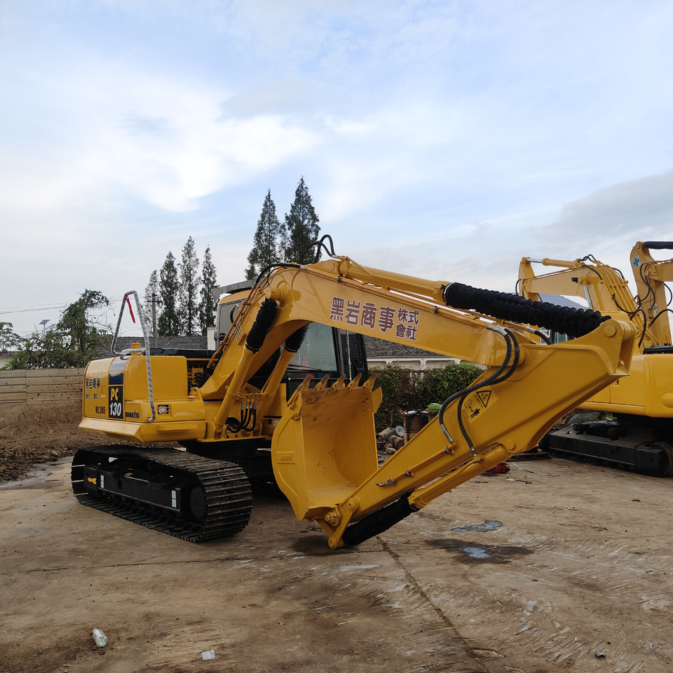 KOMATSU PC130-7 - Гусеничний екскаватор: фото 1 KOMATSU PC130-7 - Гусеничний екскаватор: фото 1