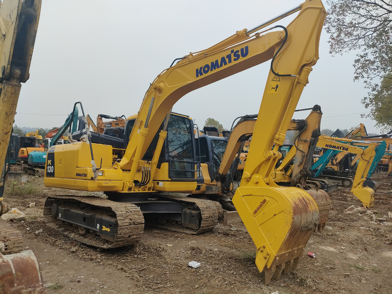 KOMATSU PC130-7 - Колісний екскаватор: фото 1 KOMATSU PC130-7 - Колісний екскаватор: фото 1