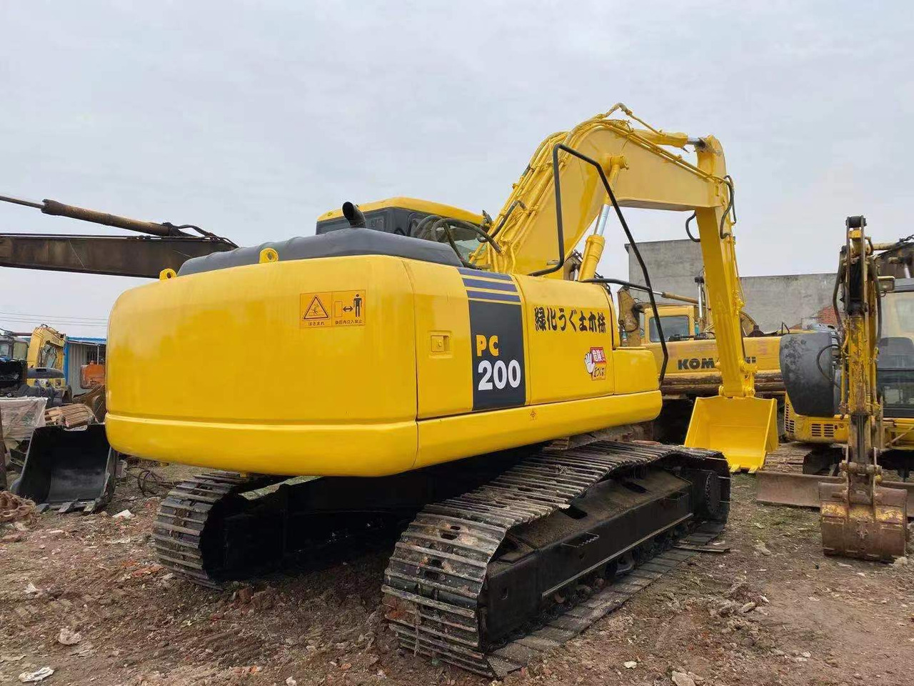 KOMATSU PC200-7 - Гусеничний екскаватор: фото 2 KOMATSU PC200-7 - Гусеничний екскаватор: фото 2