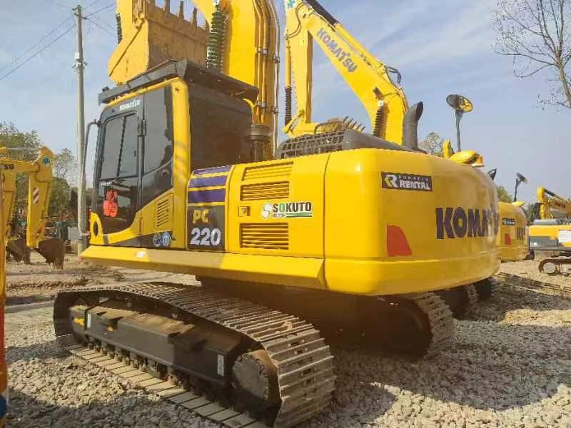 KOMATSU PC220-8 - Гусеничний екскаватор: фото 2 KOMATSU PC220-8 - Гусеничний екскаватор: фото 2