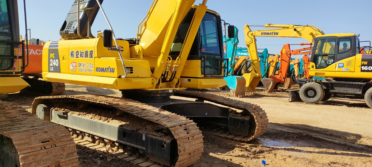 KOMATSU PC240-8 - Гусеничний екскаватор: фото 4 KOMATSU PC240-8 - Гусеничний екскаватор: фото 4