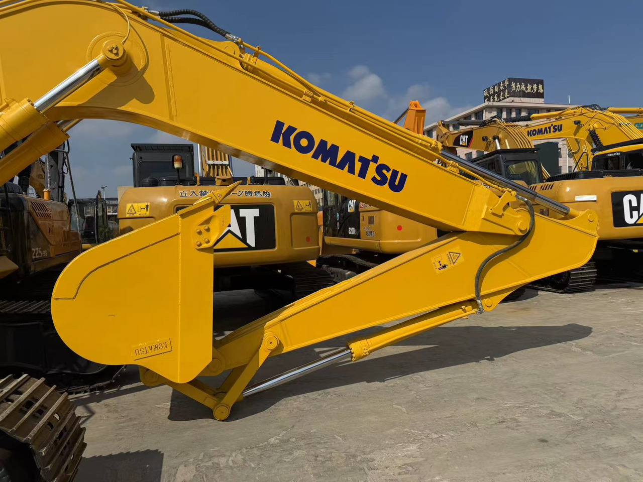 KOMATSU PC300-8 - Гусеничний екскаватор: фото 4 KOMATSU PC300-8 - Гусеничний екскаватор: фото 4