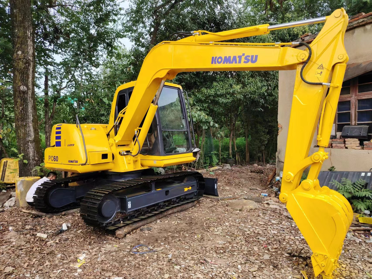 KOMATSU PC60-7 - Гусеничний екскаватор: фото 1 KOMATSU PC60-7 - Гусеничний екскаватор: фото 1