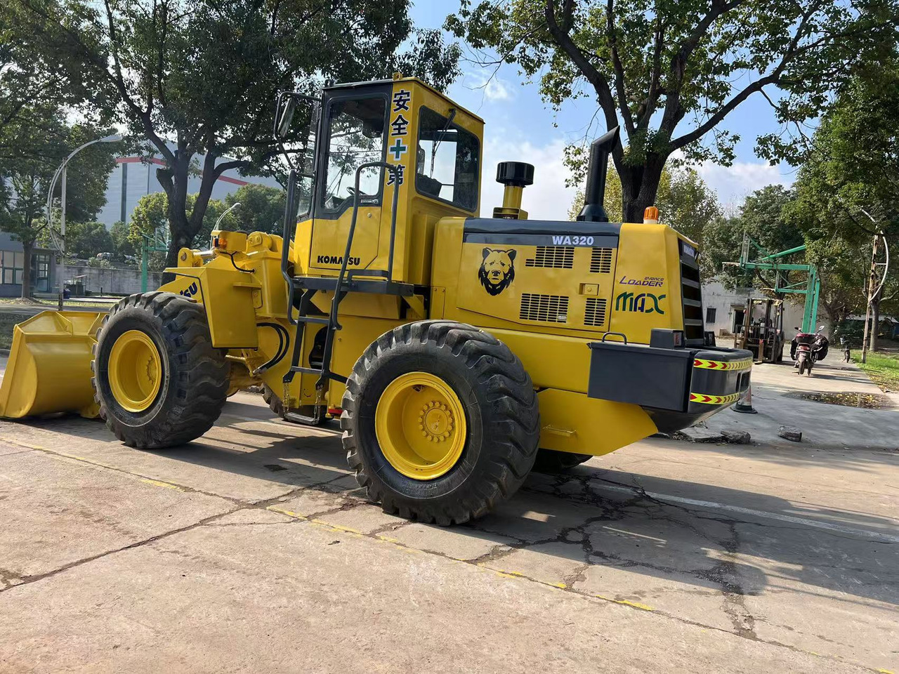 KOMATSU WA320-3 - Колісний навантажувач: фото 4 KOMATSU WA320-3 - Колісний навантажувач: фото 4