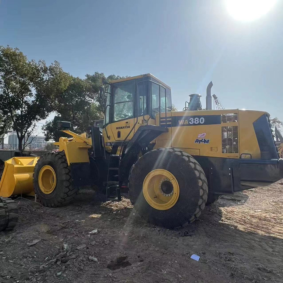 KOMATSU WA380-6 - Колісний навантажувач: фото 1 KOMATSU WA380-6 - Колісний навантажувач: фото 1