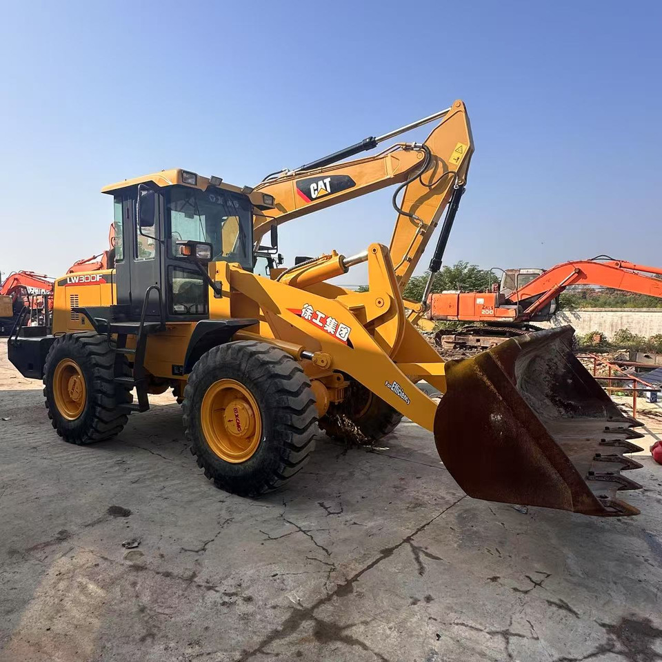 XCMG LW300F - Колісний навантажувач: фото 2 XCMG LW300F - Колісний навантажувач: фото 2