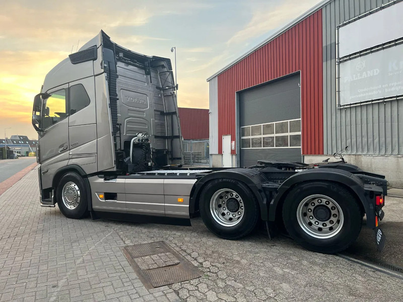 Volvo FH 16.650 FH16 6x4 - Тягач: фото 3 Volvo FH 16.650 FH16 6x4 - Тягач: фото 3