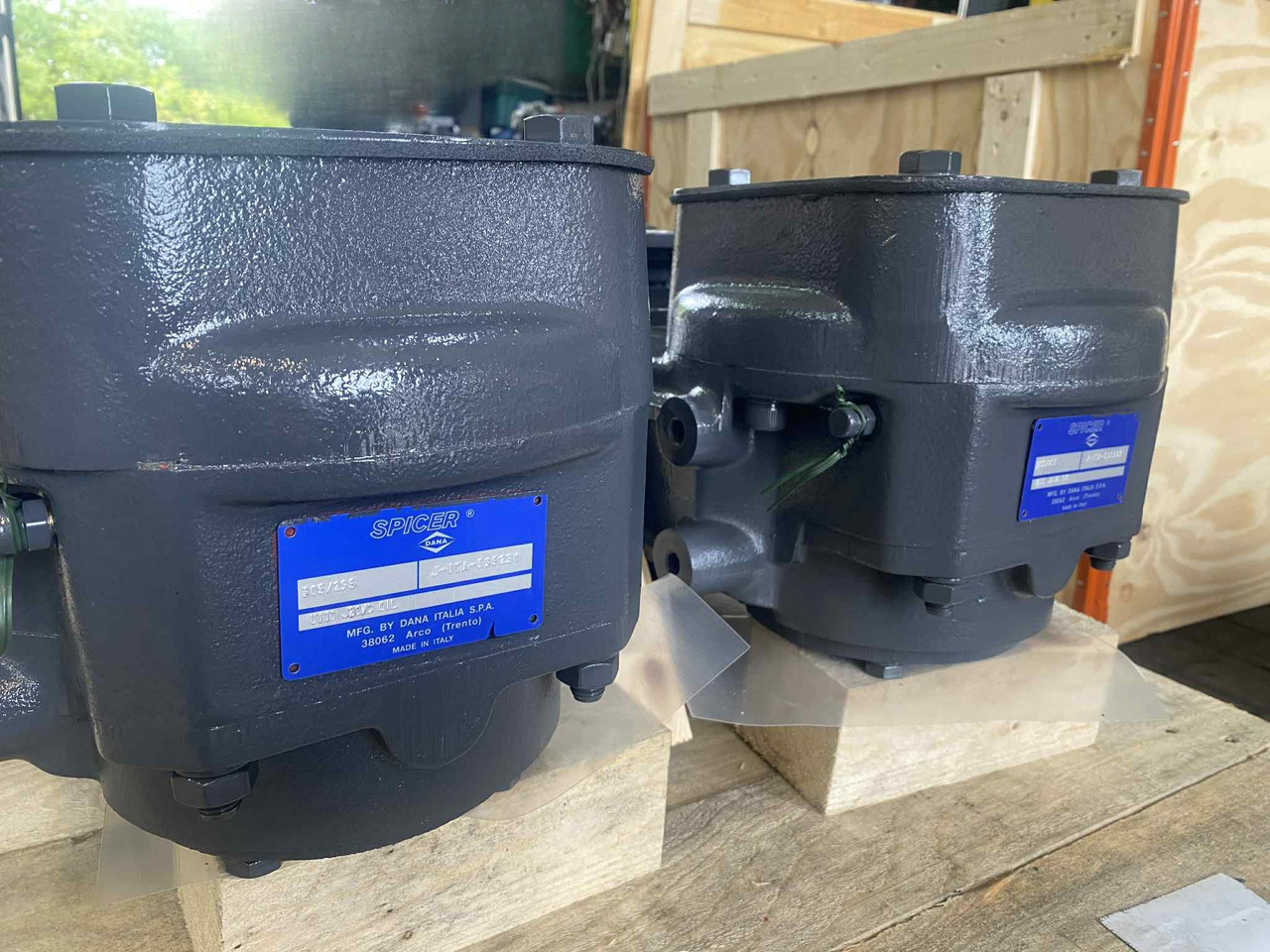 305/295 Dana Spicer - Коробка передач в категорії Будівельна техніка: фото 2 305/295 Dana Spicer - Коробка передач в категорії Будівельна техніка: фото 2