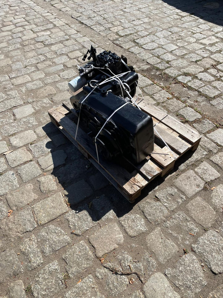 Clark Hurth 12.6HR18627-8 - Коробка передач в категорії Будівельна техніка: фото 2 Clark Hurth 12.6HR18627-8 - Коробка передач в категорії Будівельна техніка: фото 2