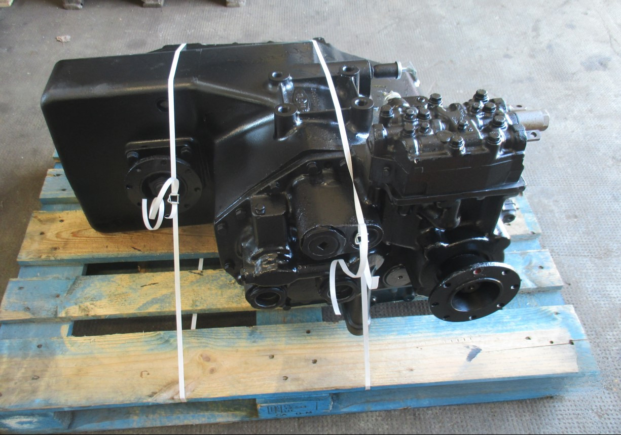 R24346-8 Clark Hurth - Коробка передач в категорії Будівельна техніка: фото 1 R24346-8 Clark Hurth - Коробка передач в категорії Будівельна техніка: фото 1