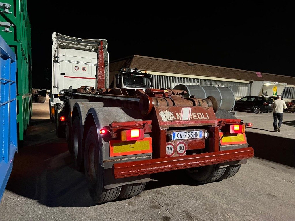 ANDREOLI SEMIRIMORCHIO ANDREOLI SCARRABILE - Причіп мультиліфт/ Бункеровоз: фото 3 ANDREOLI SEMIRIMORCHIO ANDREOLI SCARRABILE - Причіп мультиліфт/ Бункеровоз: фото 3