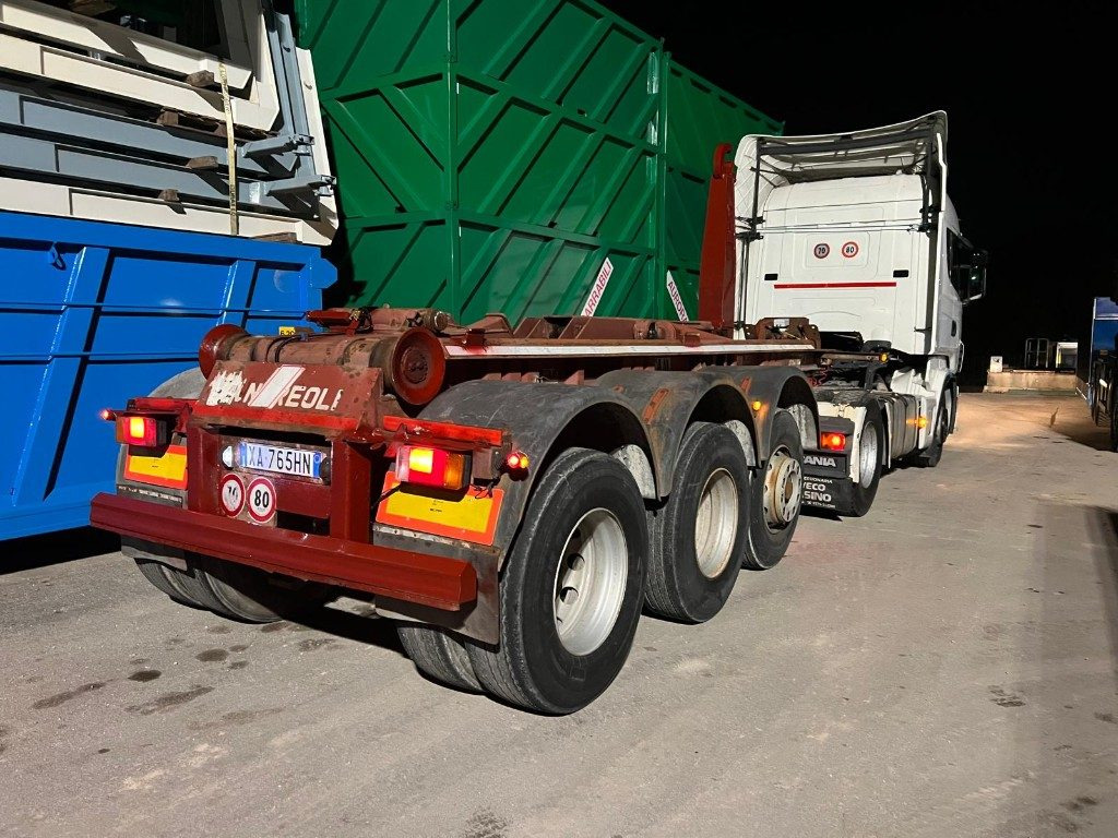 ANDREOLI SEMIRIMORCHIO ANDREOLI SCARRABILE - Причіп мультиліфт/ Бункеровоз: фото 4 ANDREOLI SEMIRIMORCHIO ANDREOLI SCARRABILE - Причіп мультиліфт/ Бункеровоз: фото 4