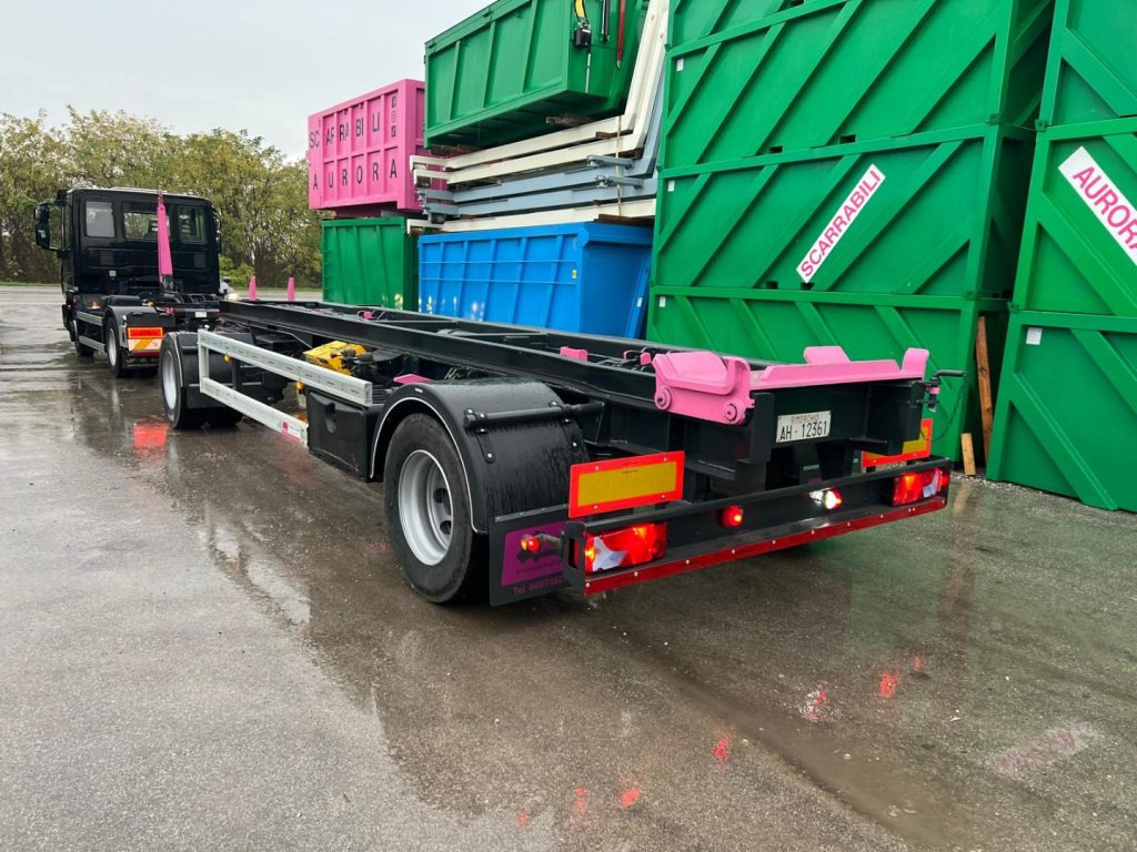 ATLAS RIMORCHIO ATLAS SCARRABILE - Причіп мультиліфт/ Бункеровоз: фото 1 ATLAS RIMORCHIO ATLAS SCARRABILE - Причіп мультиліфт/ Бункеровоз: фото 1