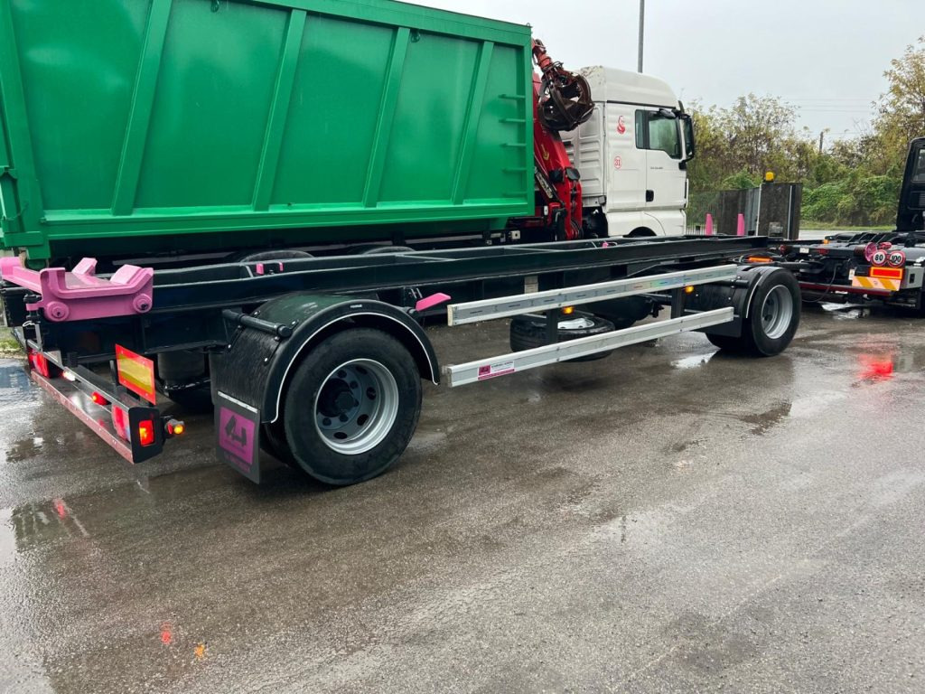 ATLAS RIMORCHIO ATLAS SCARRABILE - Причіп мультиліфт/ Бункеровоз: фото 4 ATLAS RIMORCHIO ATLAS SCARRABILE - Причіп мультиліфт/ Бункеровоз: фото 4