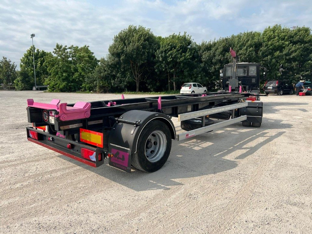 ATLAS RIMORCHIO ATLAS SCARRABILE - Причіп мультиліфт/ Бункеровоз: фото 4 ATLAS RIMORCHIO ATLAS SCARRABILE - Причіп мультиліфт/ Бункеровоз: фото 4