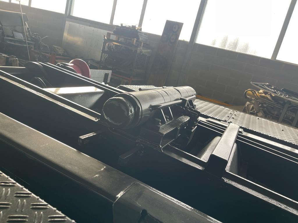 BLOCCAGGIO POSTERIORE INTERNO CON 2 PISTONI - Кузов і екстер'єр в категорії Вантажівки: фото 3 BLOCCAGGIO POSTERIORE INTERNO CON 2 PISTONI - Кузов і екстер'єр в категорії Вантажівки: фото 3