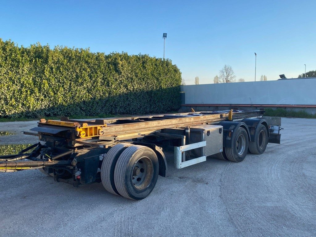 CARDI RIMORCHIO CARDI SCARRABILE RIBALTABILE PNEUMATICO - Причіп мультиліфт/ Бункеровоз: фото 2 CARDI RIMORCHIO CARDI SCARRABILE RIBALTABILE PNEUMATICO - Причіп мультиліфт/ Бункеровоз: фото 2