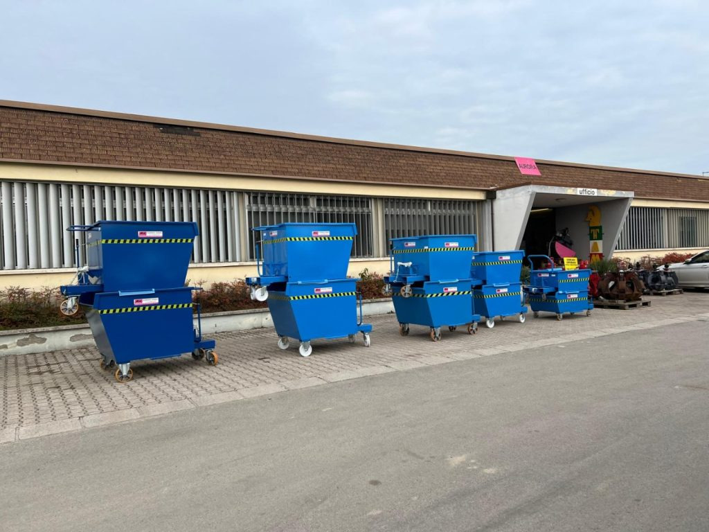 CONTAINER A BENNA RIBALTABILE - Будівельне обладнання: фото 2 CONTAINER A BENNA RIBALTABILE - Будівельне обладнання: фото 2