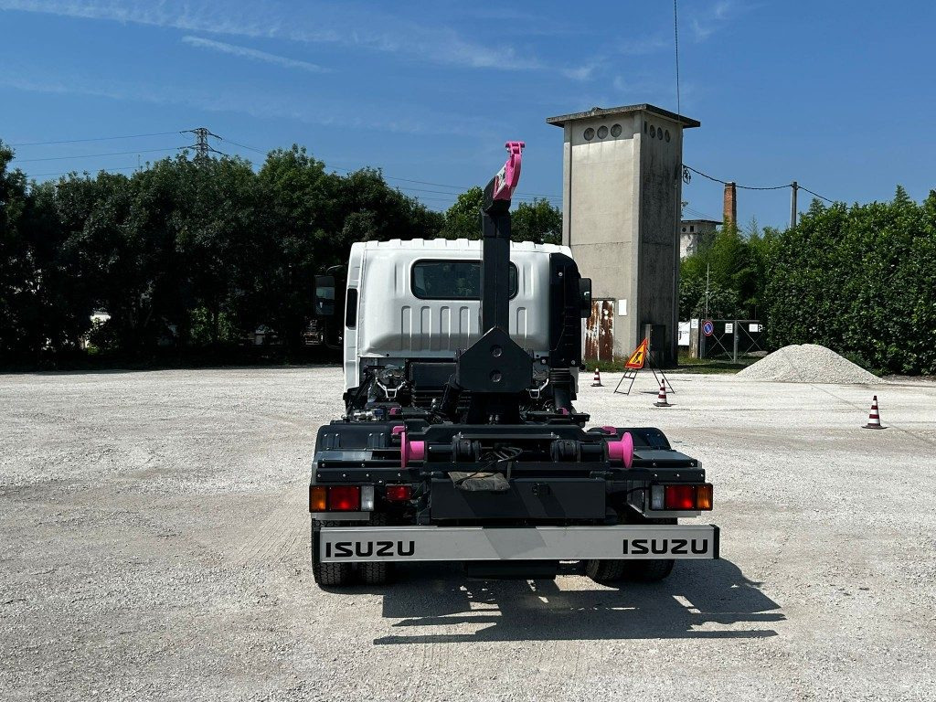 ISUZU P75 NUOVO SCARRABILE - Гаковий мультиліфт вантажівка: фото 4 ISUZU P75 NUOVO SCARRABILE - Гаковий мультиліфт вантажівка: фото 4